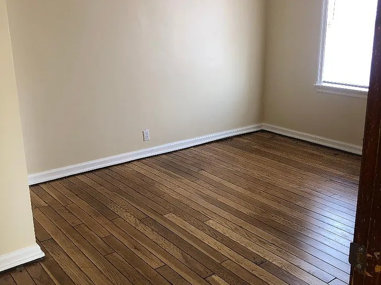 345 E Bruce Ave #4 — Photo 2