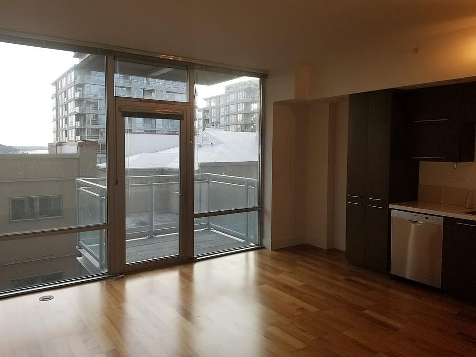 609- Unit Living space