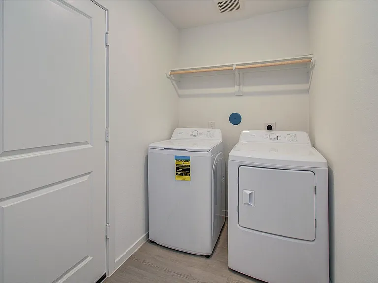25364 Carnation Ct — Photo 23