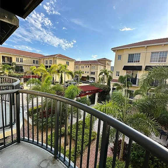 5213 Beach Breeze Ct — Photo 16