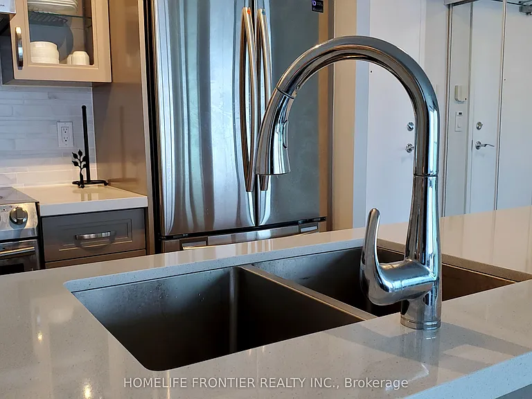 81 Navy Wharf Ct #1606 — Photo 7