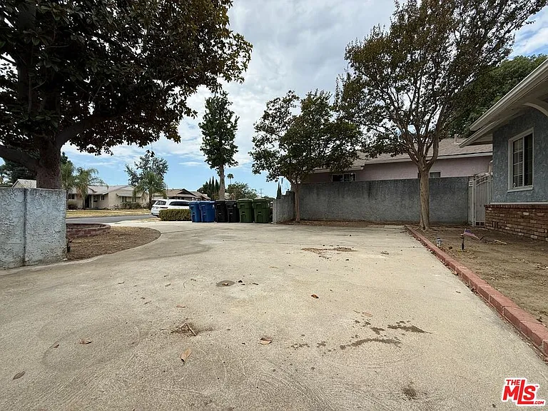 15133 Blackhawk St — Photo 27