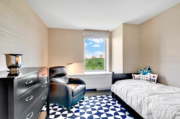 Sold by Corcoran | media 25