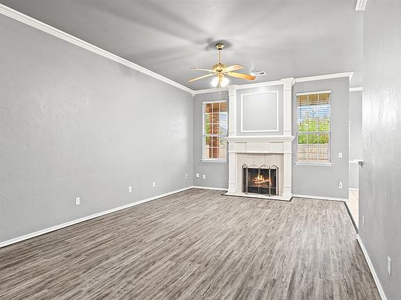 3rd image of 721 SW 156th Pl