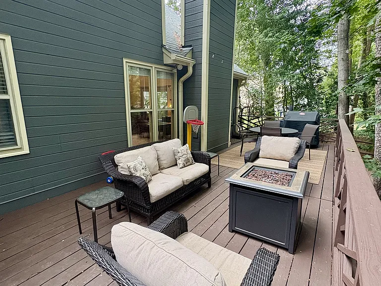 1433 Greenside Dr — Photo 35