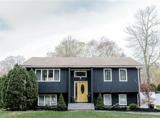 265 Wildflower Dr, Cranston, RI 02921