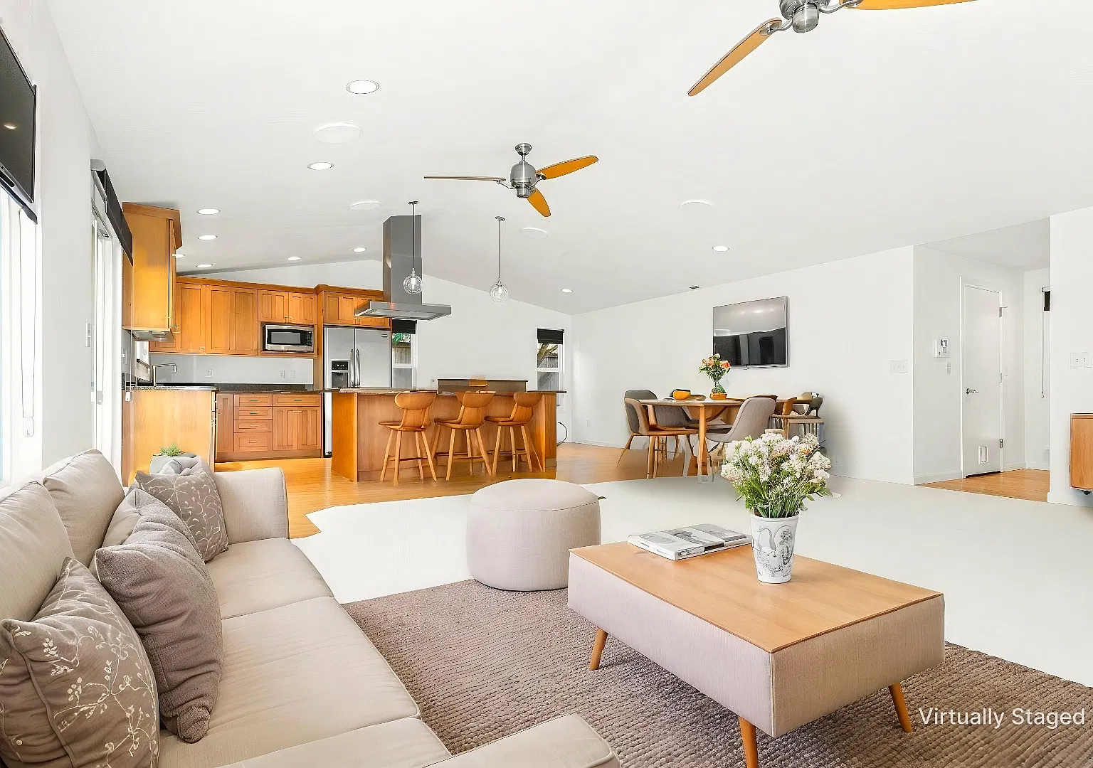 Beautiful 3-Bedroom Rambler With Updated Kitchen & Huge Fenced Yard Landscaping Included!- Availa... — Photo 2