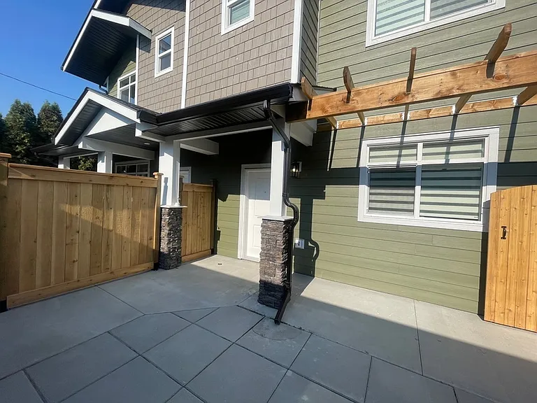 839 Wilson Ave #2 — Photo 2