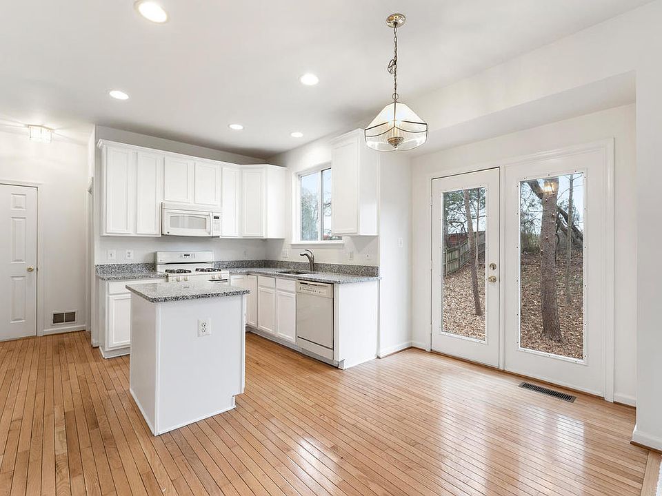 1st image of 9289 Hillis Ct