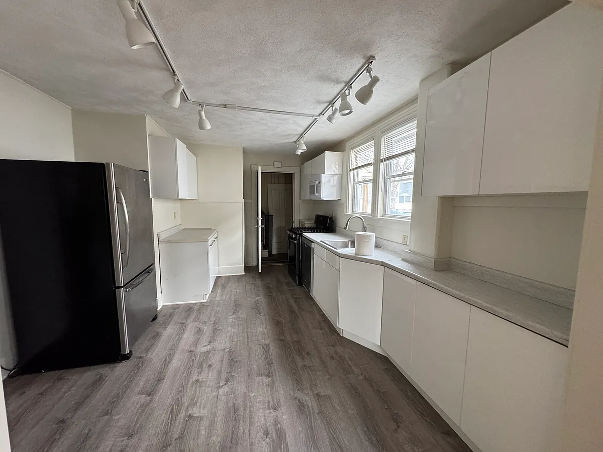 Building Photo - 77 Boyd St #1