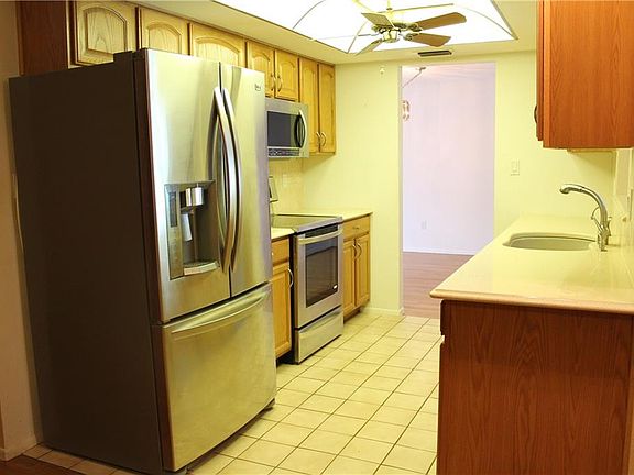 4th image of 1919 Oro Ct