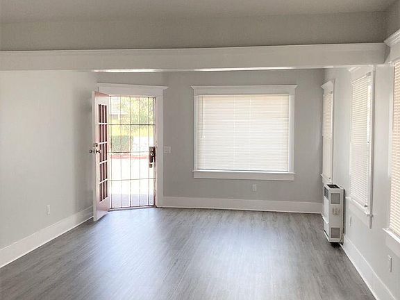 3rd image of 1214 E Broadway