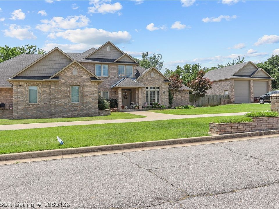 1st image of 2909 Silver Maple Ln