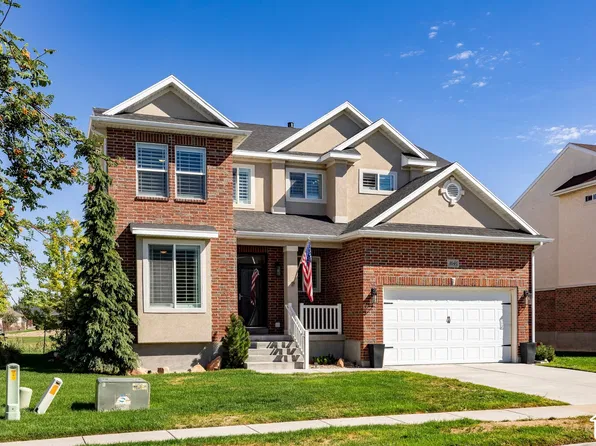3546 W Brookshire Dr, Syracuse, UT 84075