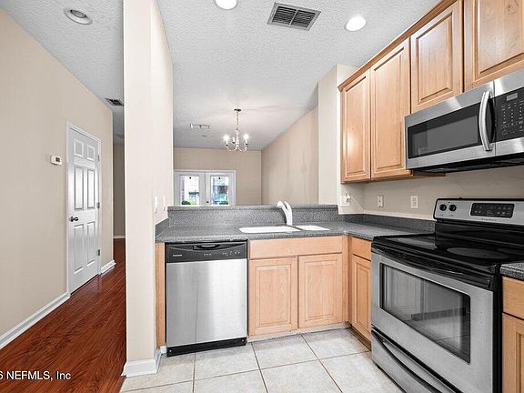 5th image of 1523 FIELDVIEW Drive