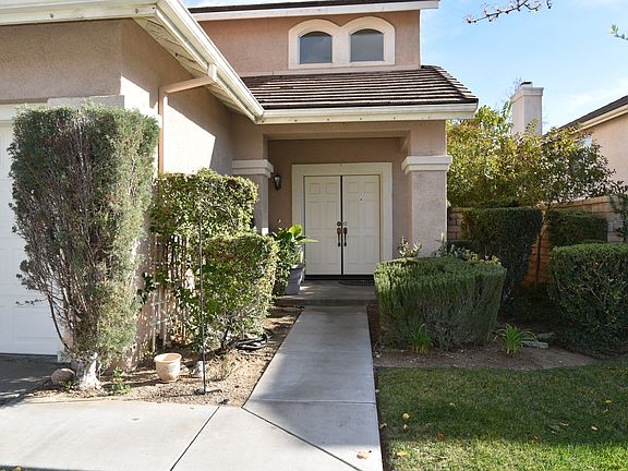 3rd image of 23544 Clearidge Dr