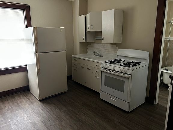 4th image of 140 Park Dr APT 4