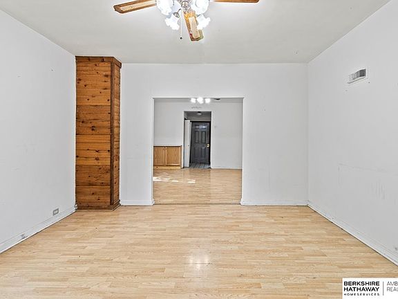3rd image of 113 6th Ave