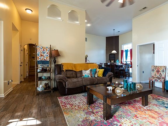5th image of 819 Saint Johns Blvd