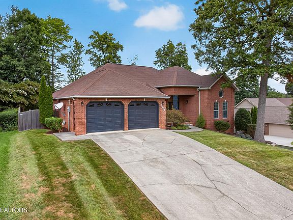 3rd image of 2254 Argonne Dr