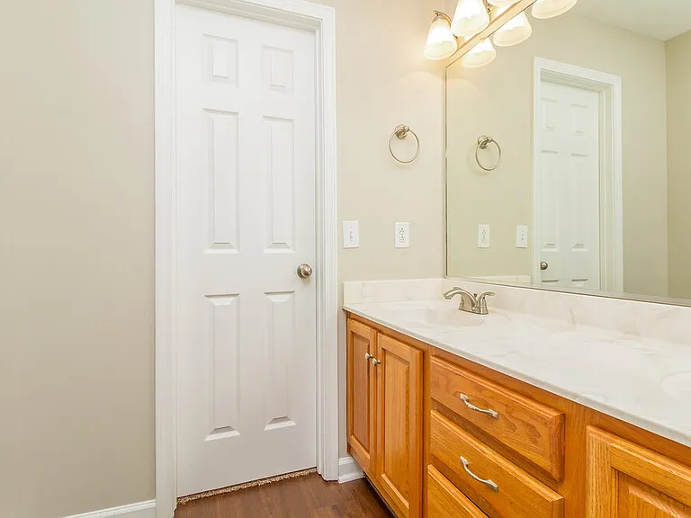 2619 Danbury Cir — Photo 14