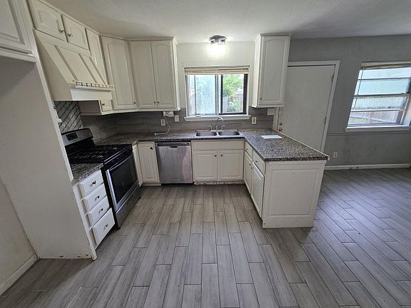 4th image of 1 Linda Ln