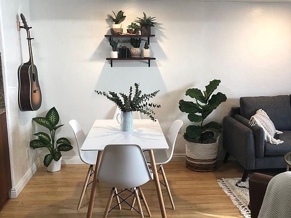 4th image of 5525 Bellevue Ave