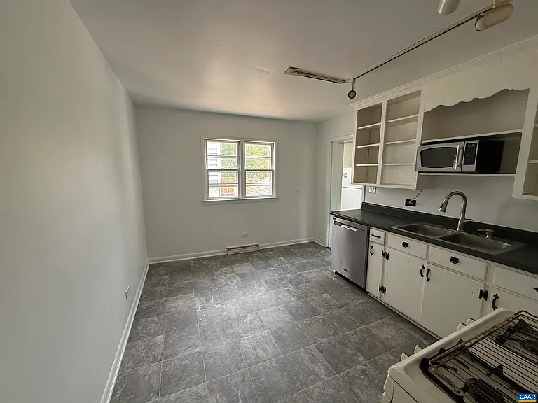 913 Druid Ave — Photo 5