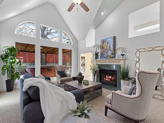 5th image of 1080 W Winding Creek Dr