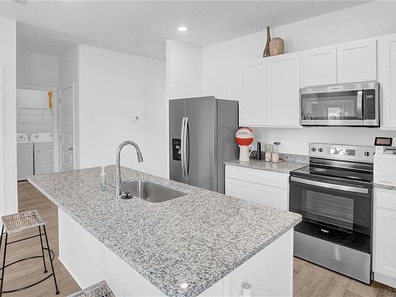 5th image of 1270 Legacy Rd