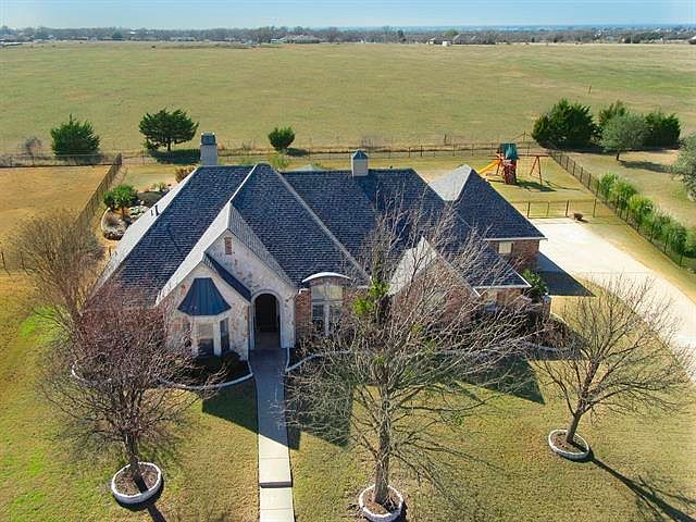 1st image of 152 Stoneleigh Dr