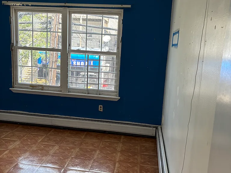 800 2nd Ave #2 — Photo 4