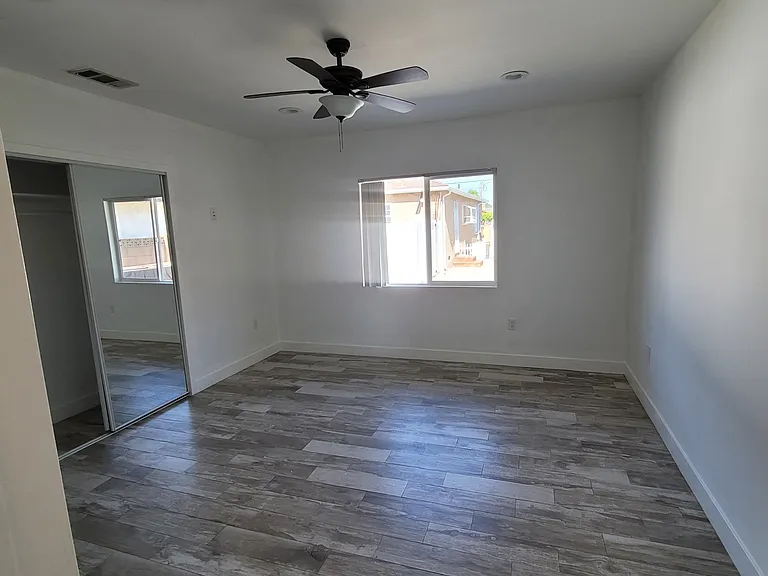 8101 Jumilla Ave #1/2 — Photo 10