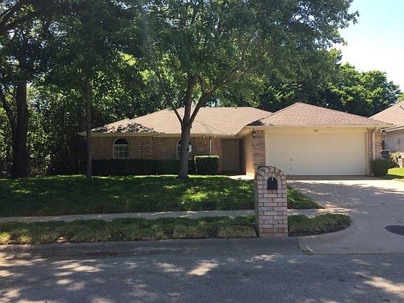 4th image of 812 Kossman Dr