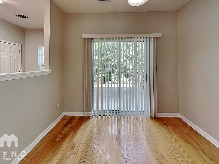 942 Tree Creek Pkwy — Photo 4