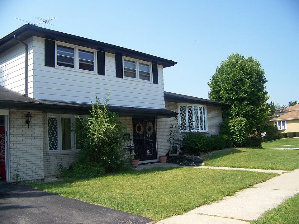 1st image of 523 E 191st Pl