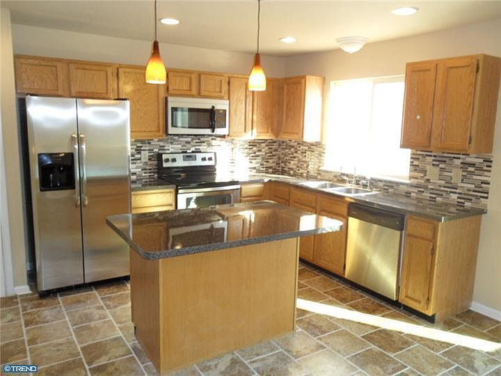 1st image of 7 Creek Ln