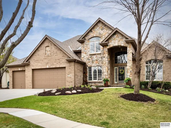 17102 Harney St, Omaha, NE 68118