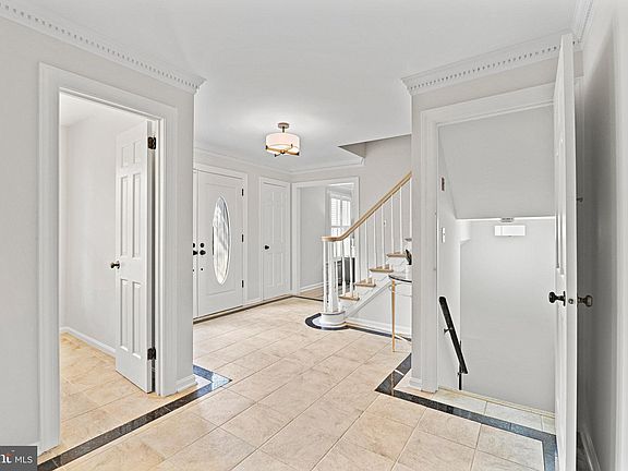 5th image of 9423 Brian Jac Ln