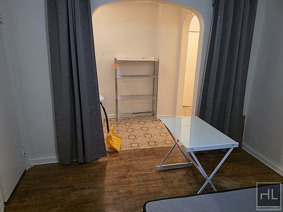 3rd image of 4215 Atlantic Ave APT 5