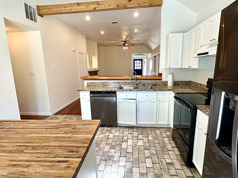 1660 Prescott Cir — Photo 8