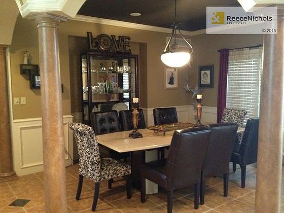 3rd image of 2413 NE Willow Creek Ct