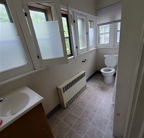 118 N State St — Photo 20