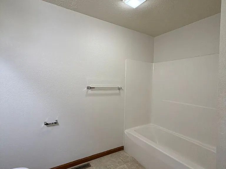 211 Stonewall Ct — Photo 10