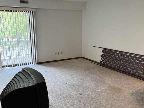 5th image of 9925 Shady Ln #5003
