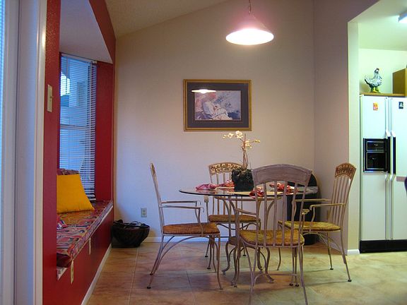 breakfast room + window seat 