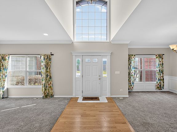 5th image of 368 Kingsbury Dr