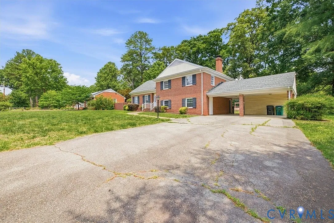 5 bed, 3.0 bath, 2583 sqft, $3,200 — Photo 3