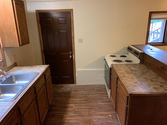 3rd image of 700 W 33rd St #A