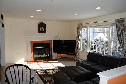 3rd image of 4 Brook St